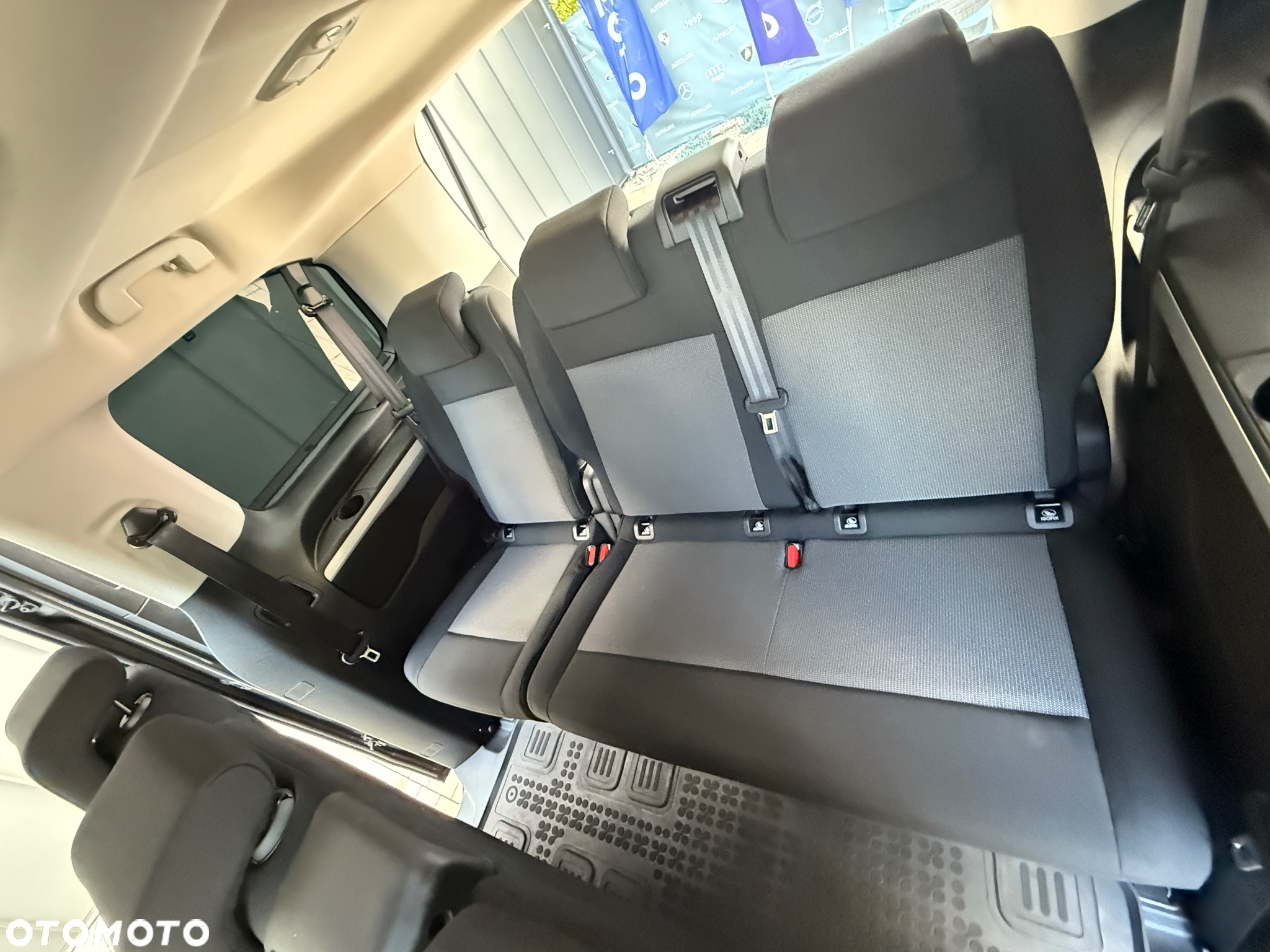 Peugeot Traveller 2.0 BlueHDi Standard Active - 16