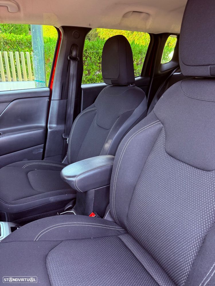 Jeep Renegade 1.0 T Limited - 12