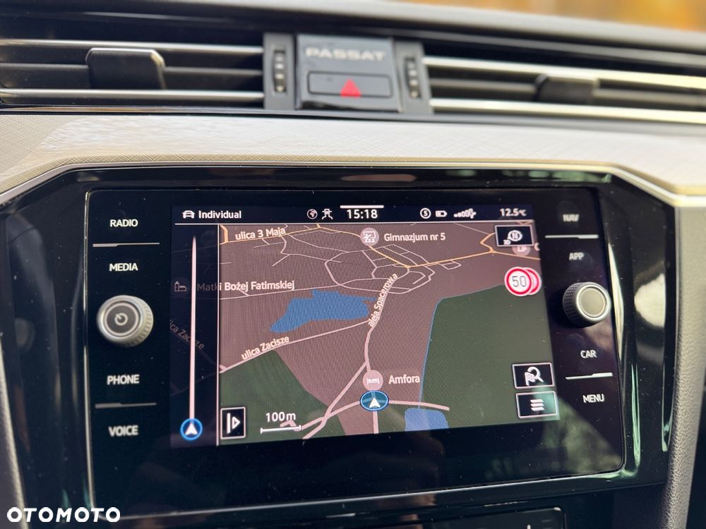 Volkswagen Passat Variant 2.0 TDI SCR DSG 4Motion Business - 28