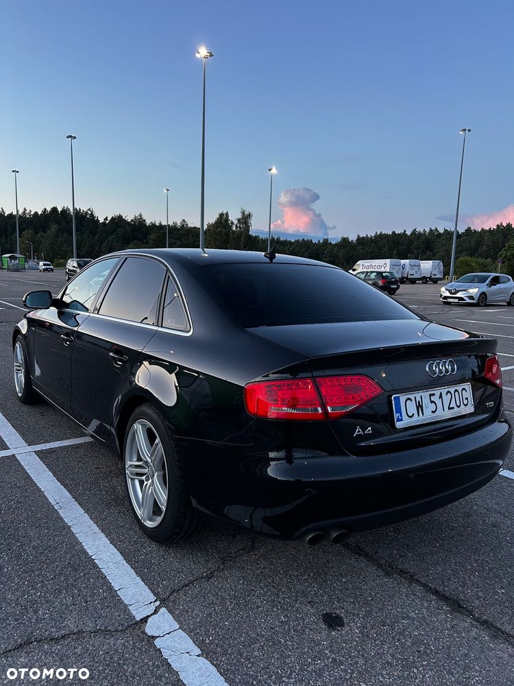 Audi A4 Limousine - 4
