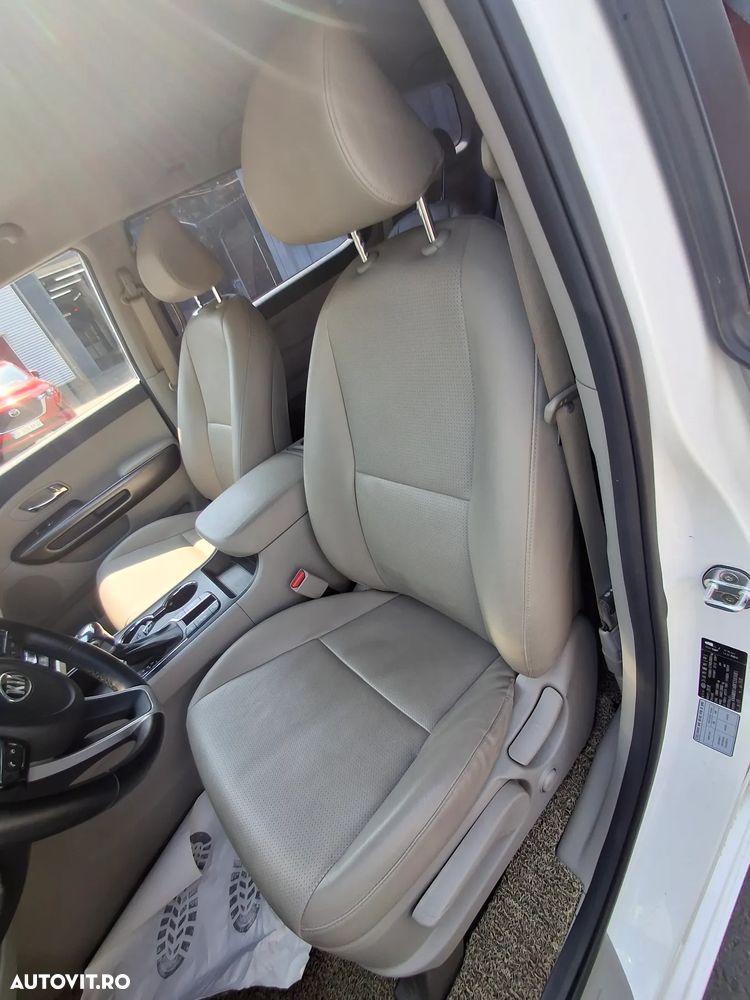 Kia Carnival - 9