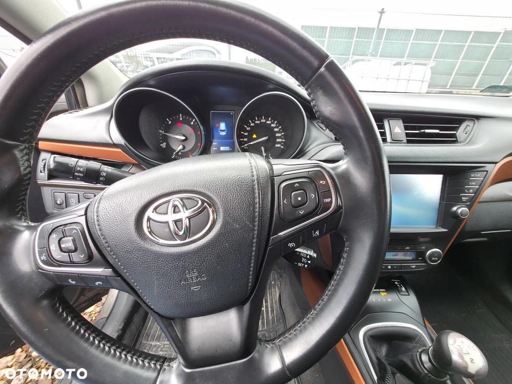 Toyota Avensis - 7