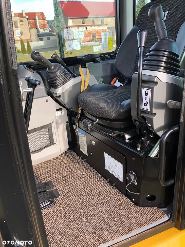 Caterpillar 305E2 - 12