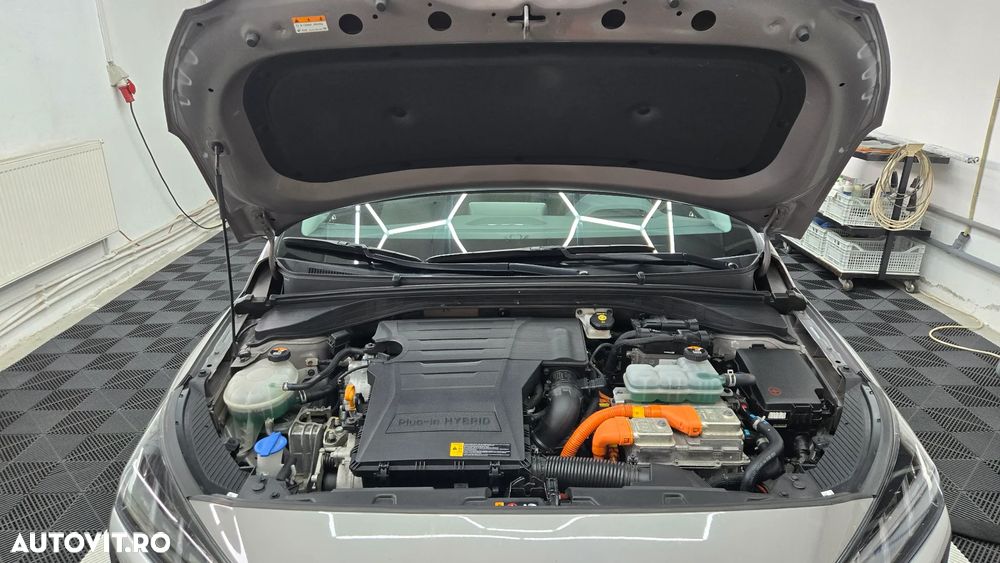 Hyundai IONIQ Plug-in-Hybrid 1.6 GDI Style - 1
