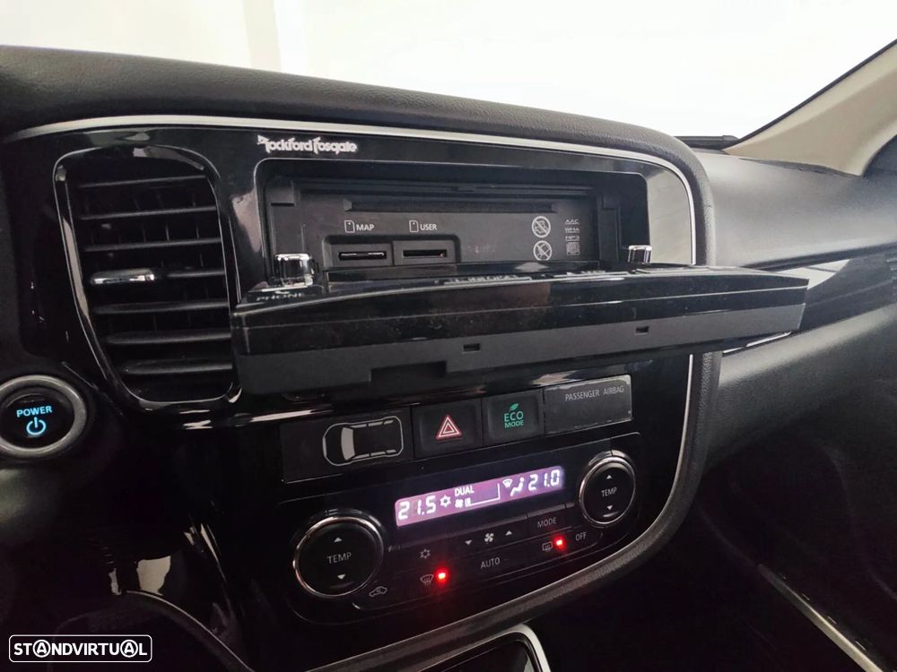 Mitsubishi Outlander - 46