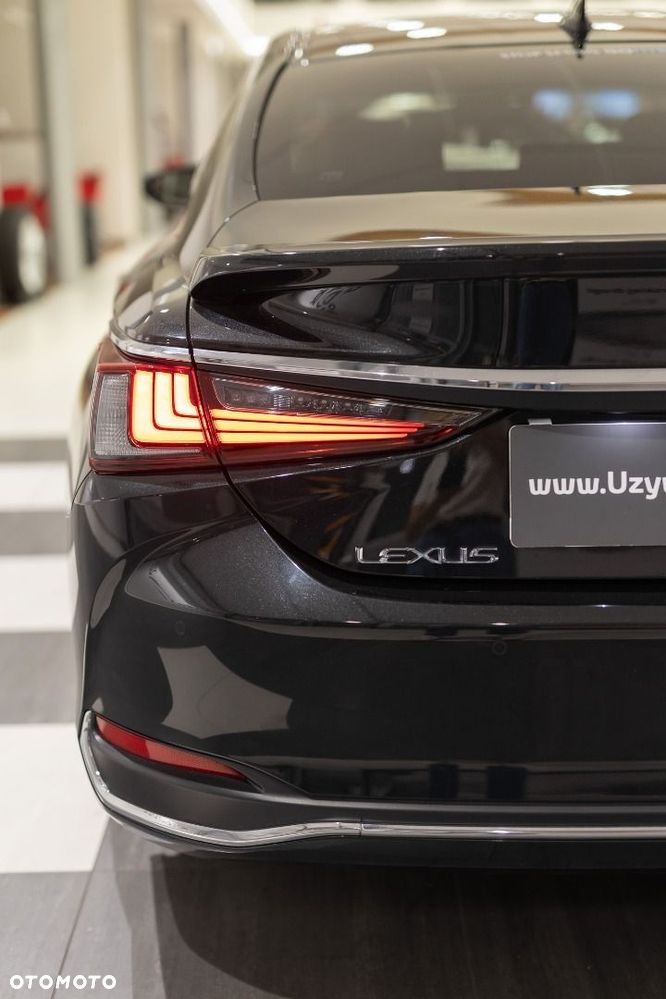 Lexus ES - 36