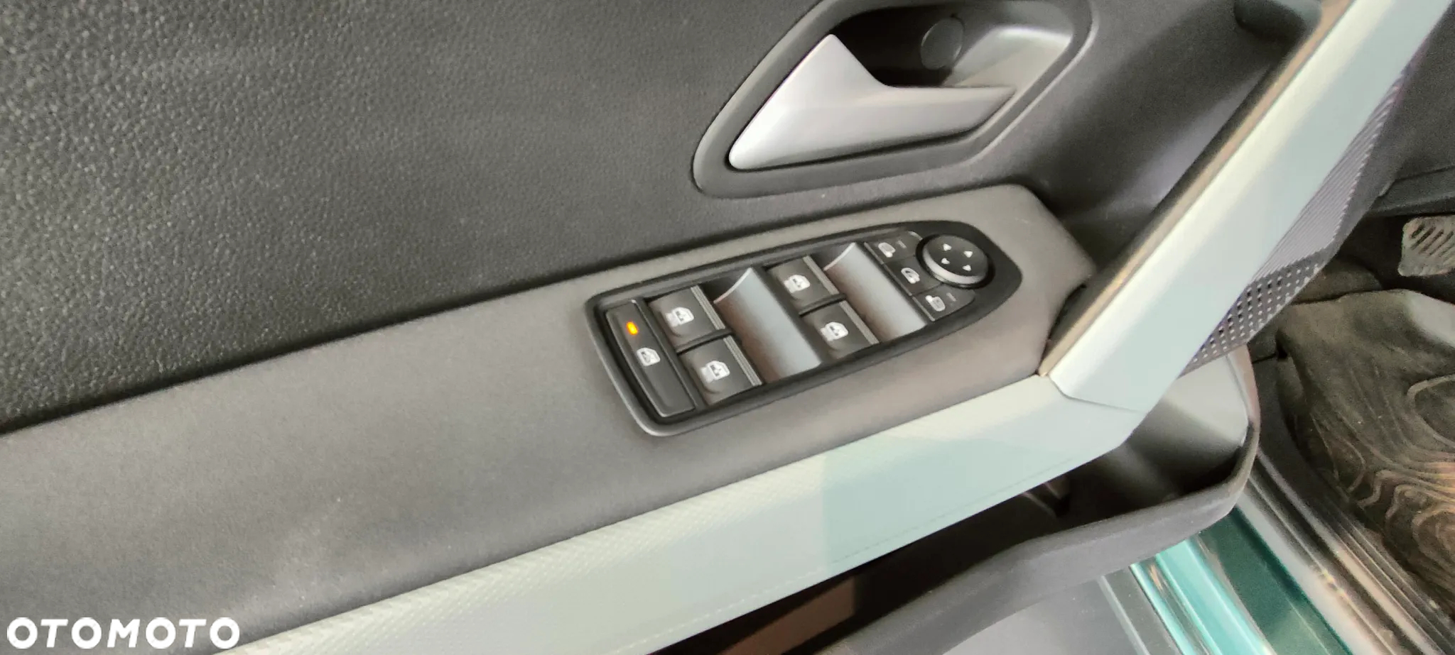 Dacia Duster 1.6 Full Hybrid 140 Extreme MMT - 27