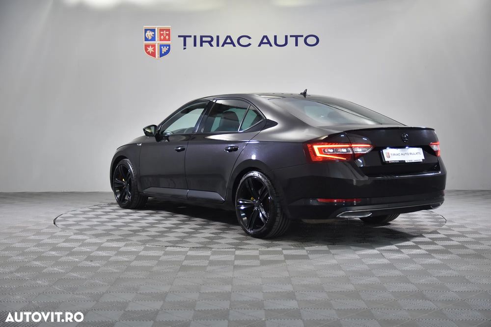 Skoda Superb 2.0 TDI DSG Sportline - 4