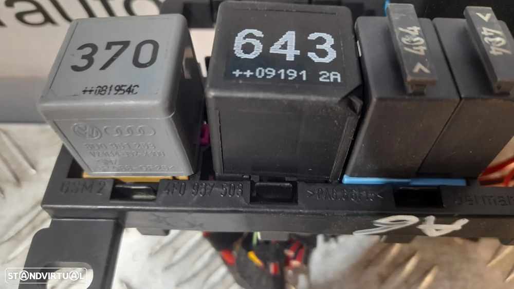CAIXA FUSIVEIS FICHAS RELE AUDI A6 C6 4F0937503 AK2204258 AUDI TT TAMPA CAIXA FUSIVEIS PAINEL COMANDO CONTROLO - 4