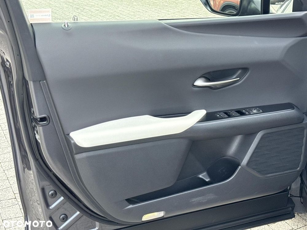 Lexus UX - 10