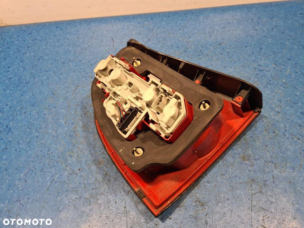 VOLKSWAGEN PASSAT B5 FL SEDAN LAMPA TYŁ PRAWA ZEWNĘTRZNA - 6