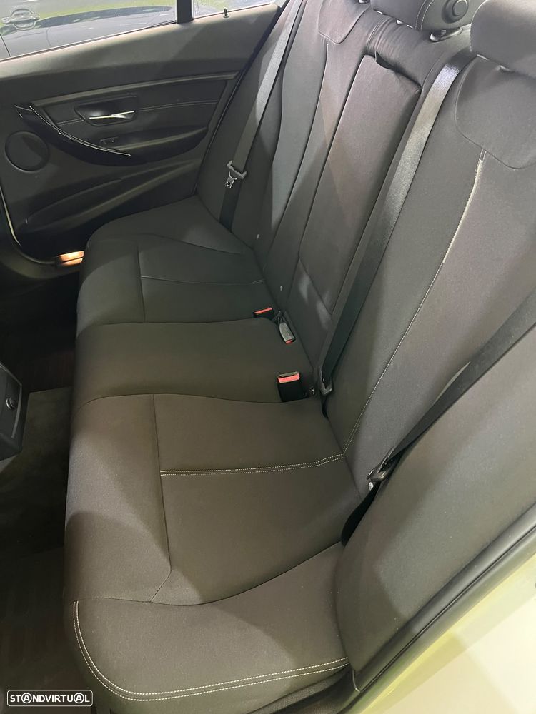 BMW 318 d Line Sport - 20