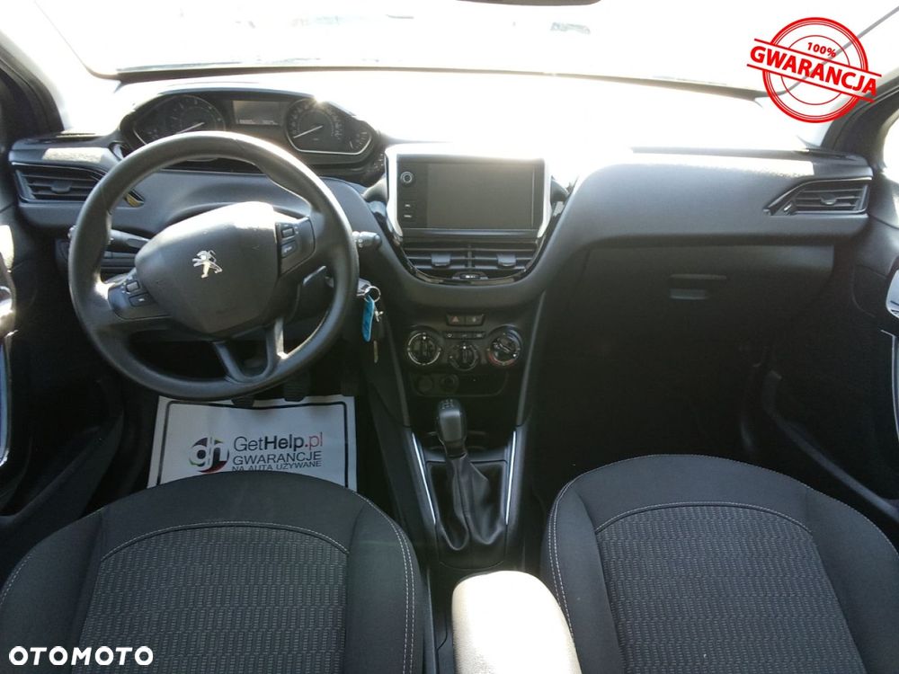 Peugeot 208 - 18