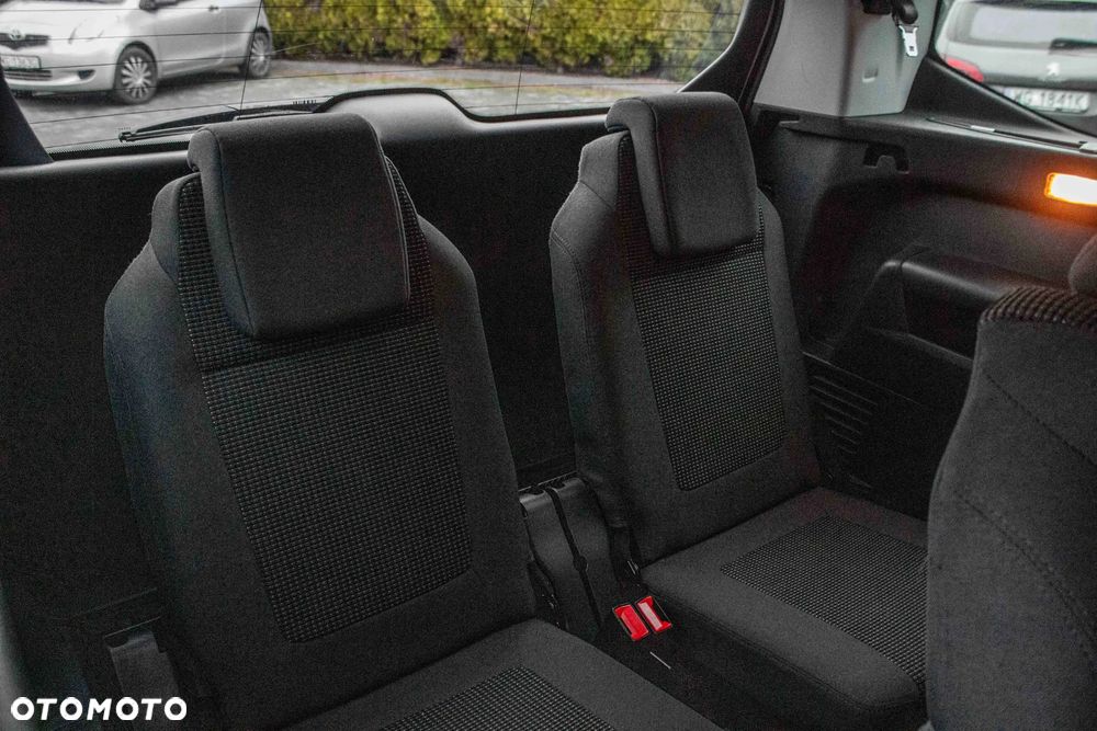 Peugeot 5008 1.6 HDi Access 7os - 26