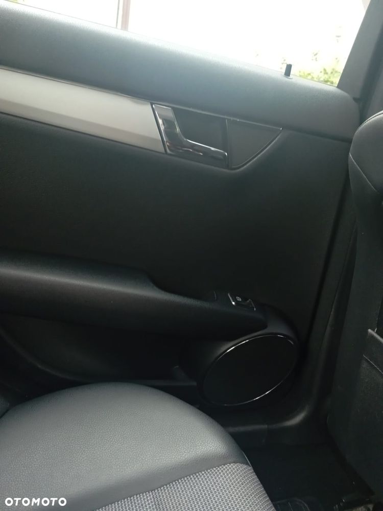 Mercedes-Benz Klasa C 180 Kompressor BlueEFFICIENCY - 10