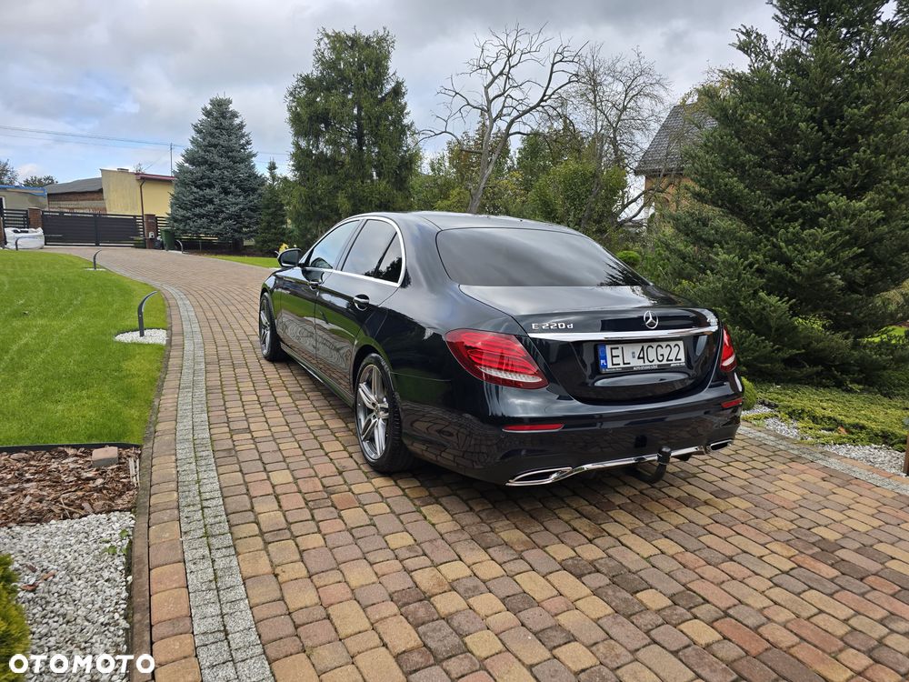 Mercedes-Benz Klasa E 220 d 4-Matic 9G-TRONIC - 15