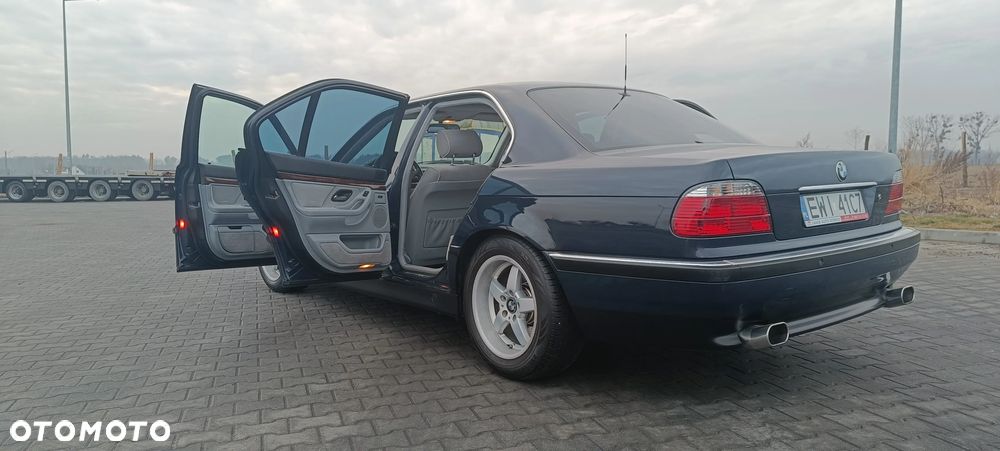BMW Seria 7 - 8