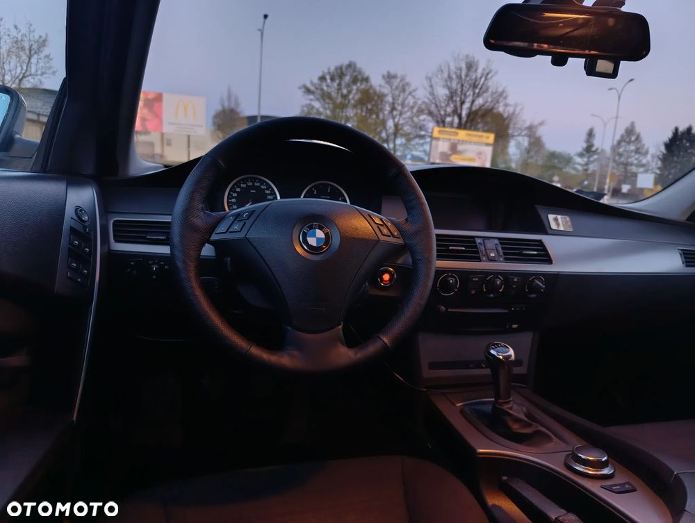 BMW Seria 5 520d - 12