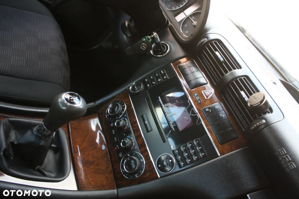 Mercedes-Benz Klasa C 220 CDI Classic - 20