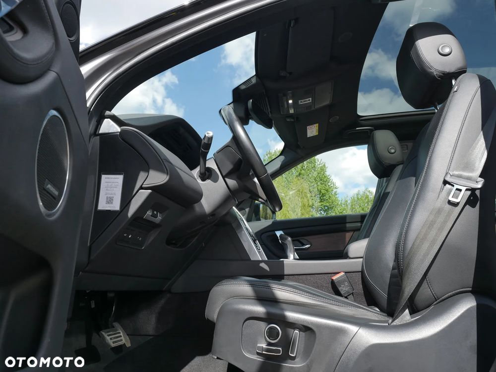 Land Rover Discovery Sport P300e SE - 13