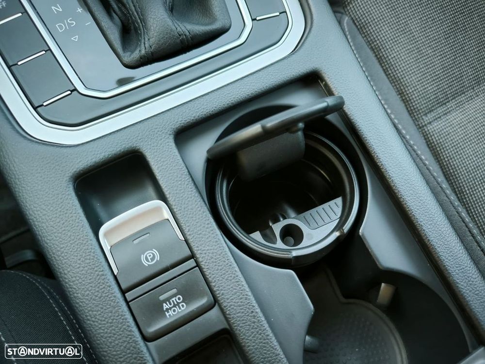 VW Passat 2.0 TDI Business P.DSG - 46