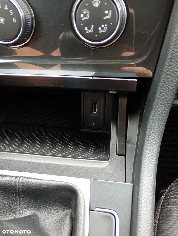 Volkswagen Golf 1.0 TSI Trendline - 24
