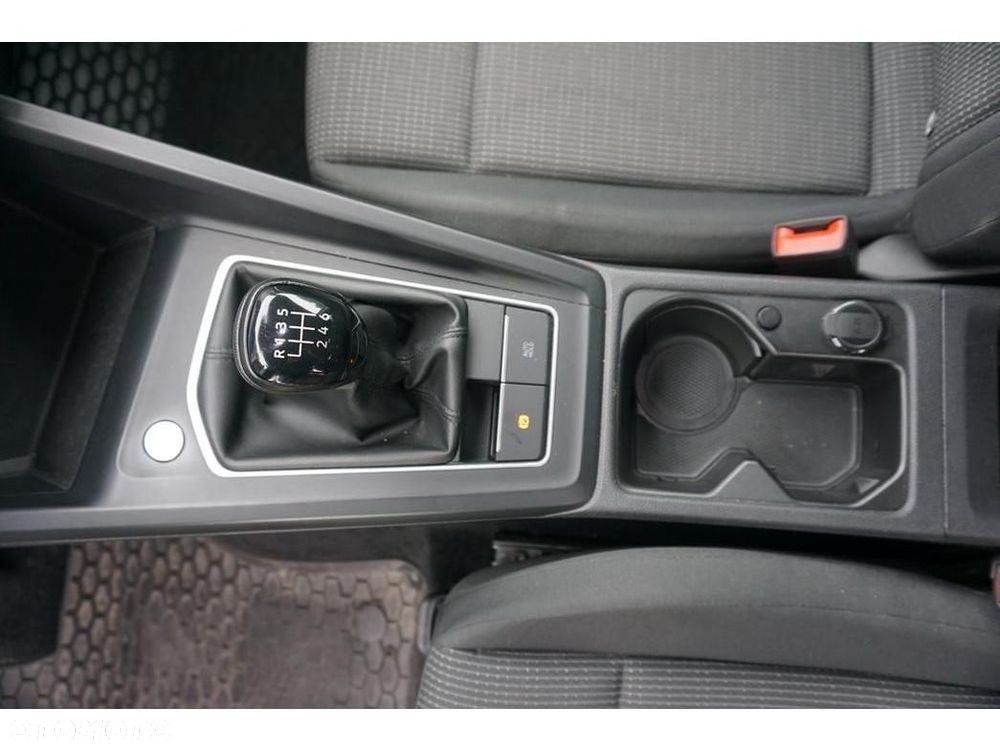 Volkswagen Golf - 26