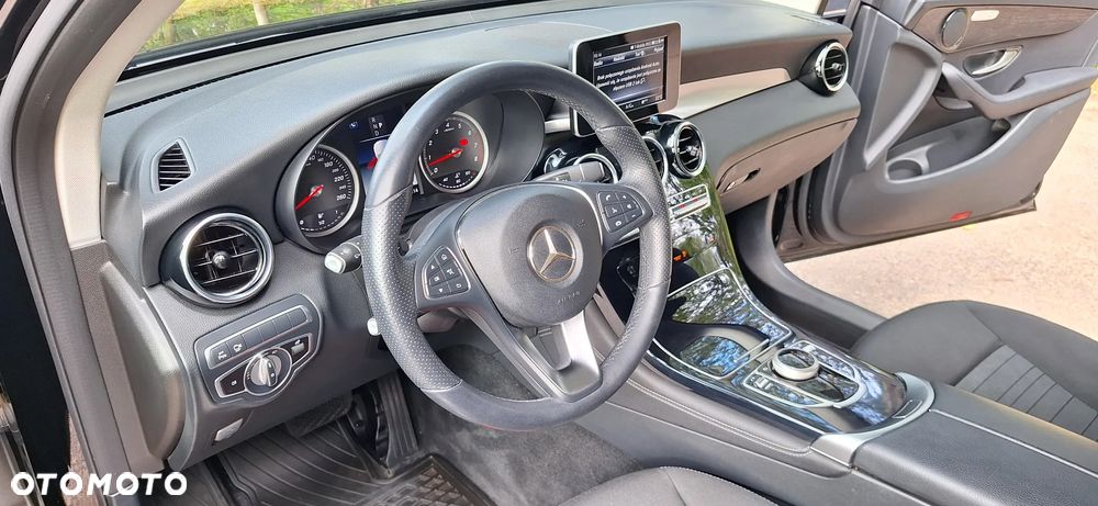 Mercedes-Benz GLC 250 4Matic 9G-TRONIC - 24
