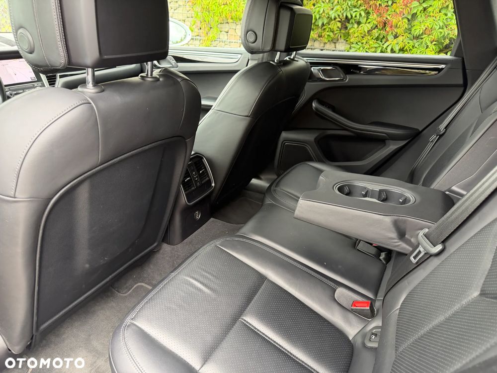Porsche Macan - 35
