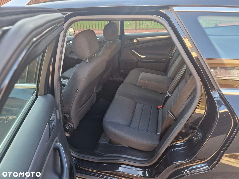 Ford Mondeo 2.0 FF Titanium - 26