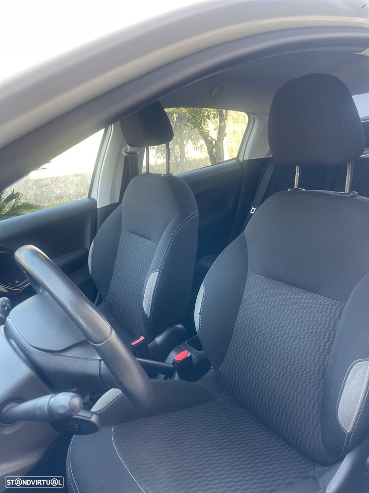 Peugeot 208 ver-1-2-puretech-style - 21