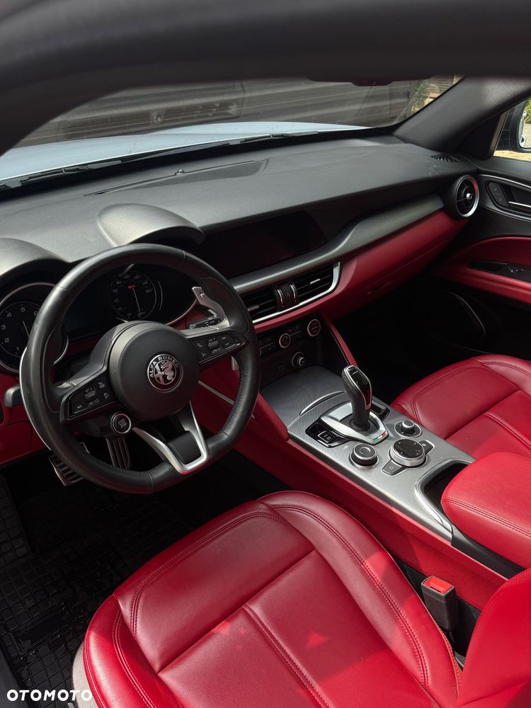Alfa Romeo Stelvio - 9