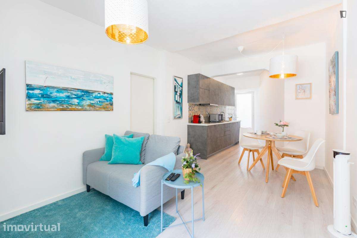 Apartamento com 2 quartos - localizado em Santa Marinha Porto - Grande imagem: 2/42