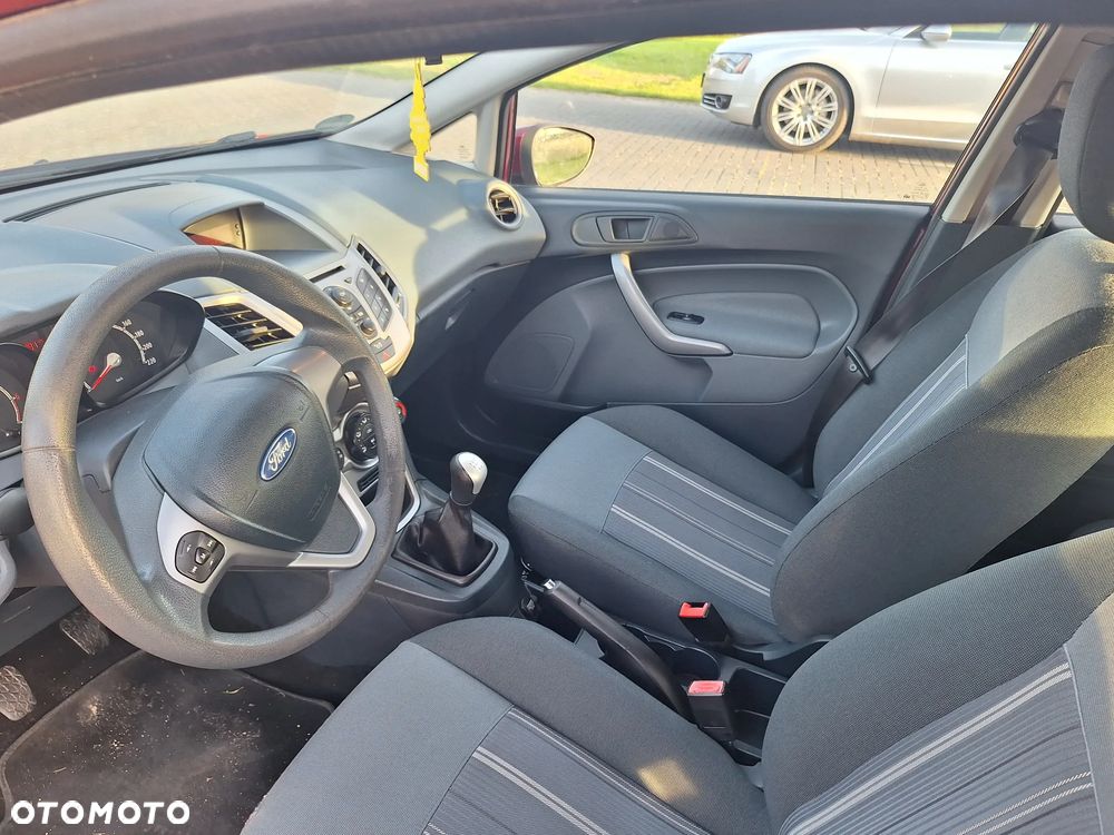 Ford Fiesta - 9