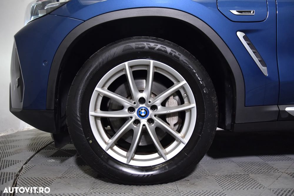BMW X3 xDrive30e AT PHEV - 13