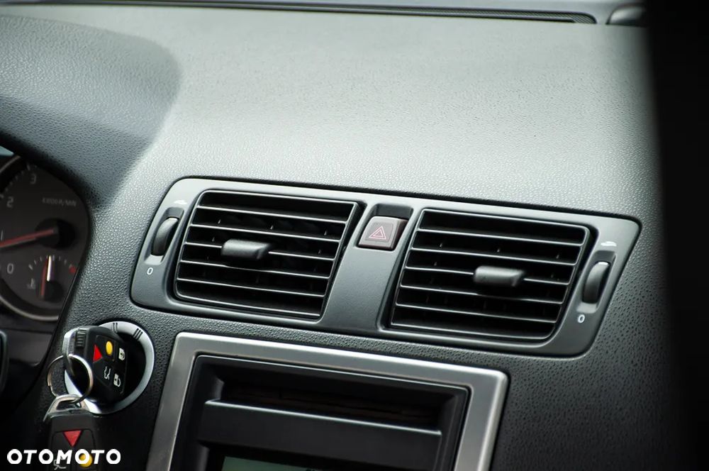 Volvo V50 2.4 Momentum - 19