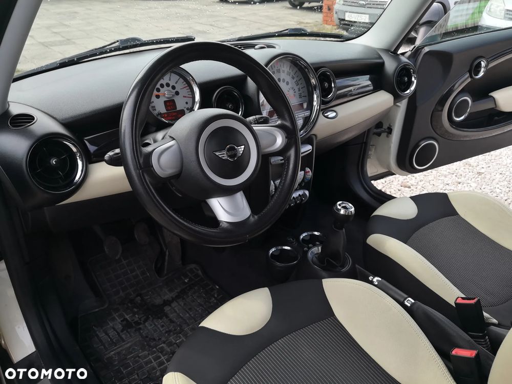 MINI Clubman Cooper Hyde Park - 13