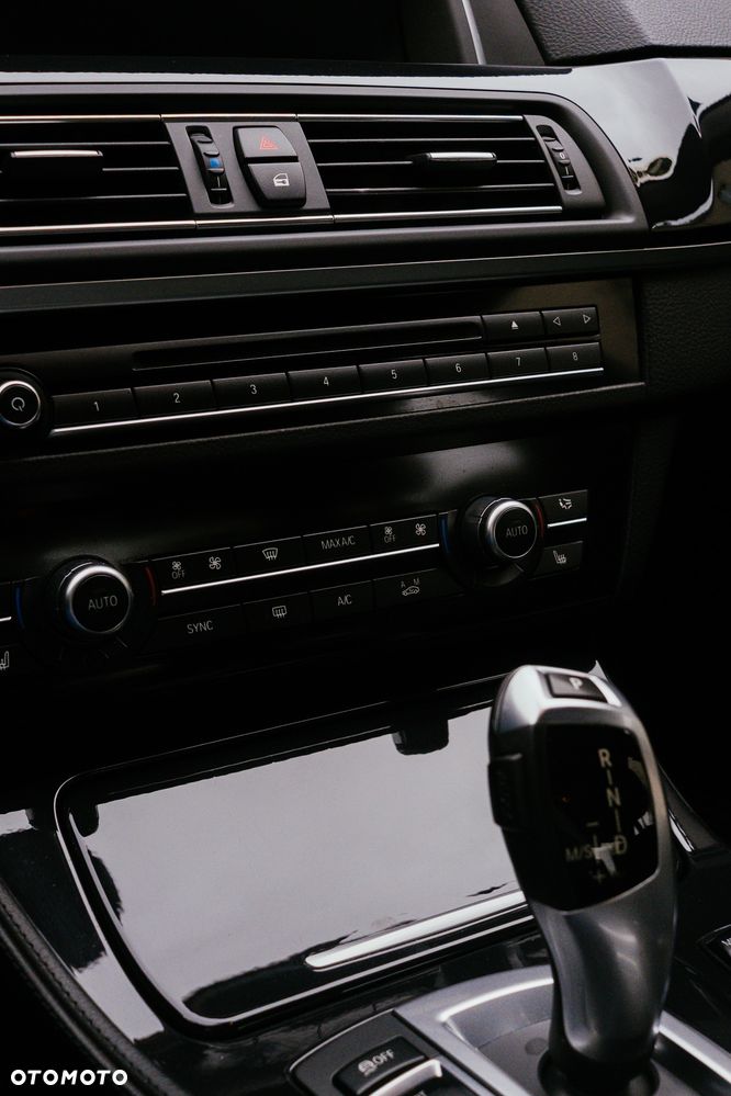 BMW Seria 5 530d xDrive - 6