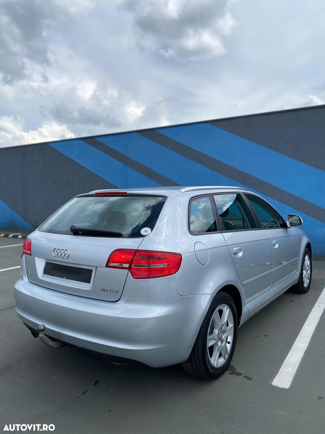 Audi A3 1.6 TDI Sportback Ambiente - 16