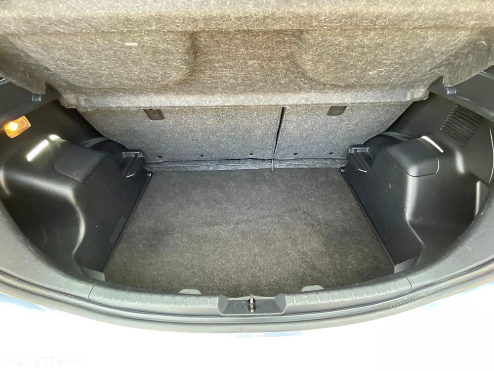 Toyota Yaris Hybrid 100 Dynamic EU6 - 20