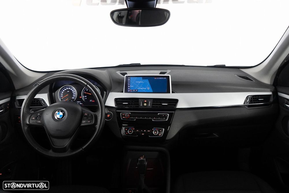 BMW X1 25 e xDrive Corporate Edition - 21