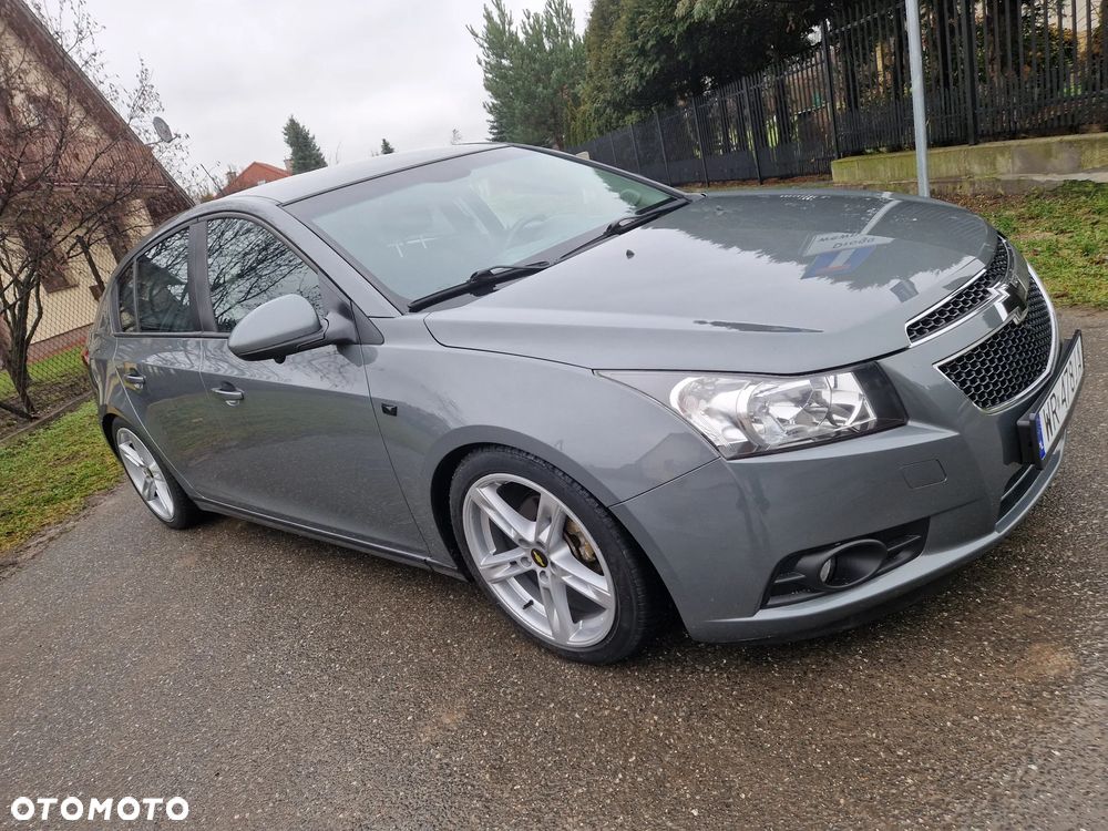 Chevrolet Cruze 1.6 LS+ - 3