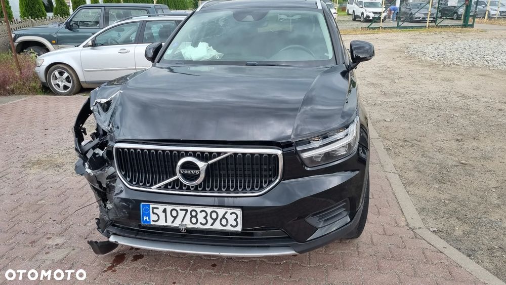 Volvo XC 40 T3 Geartronic Momentum Pro - 14