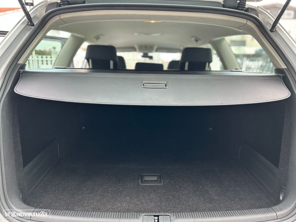 VW Passat Variant 1.9 TDi Confortline - 26