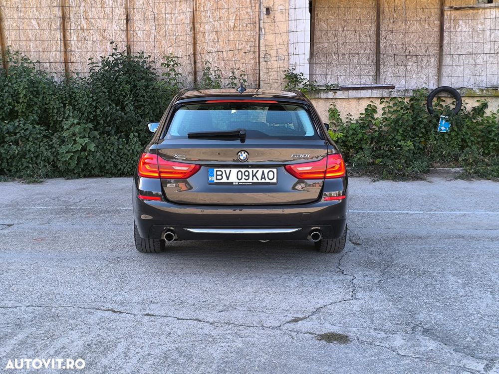 BMW Seria 5 530i xDrive Touring Aut. Luxury Line - 11