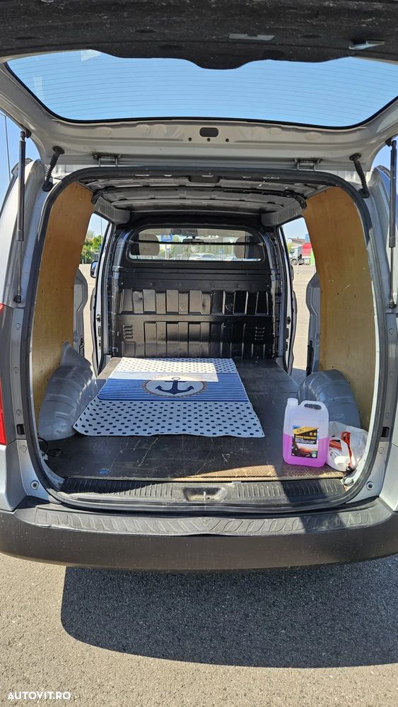 Hyundai H-1 Cargo teilverglast DF - 15