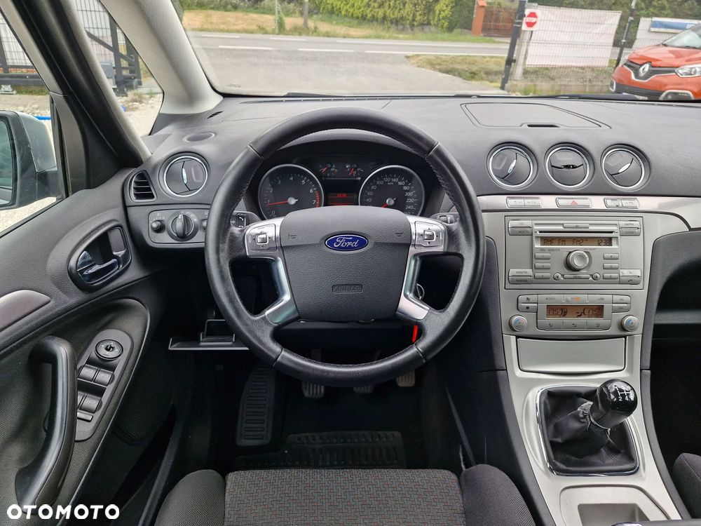 Ford S-Max - 21