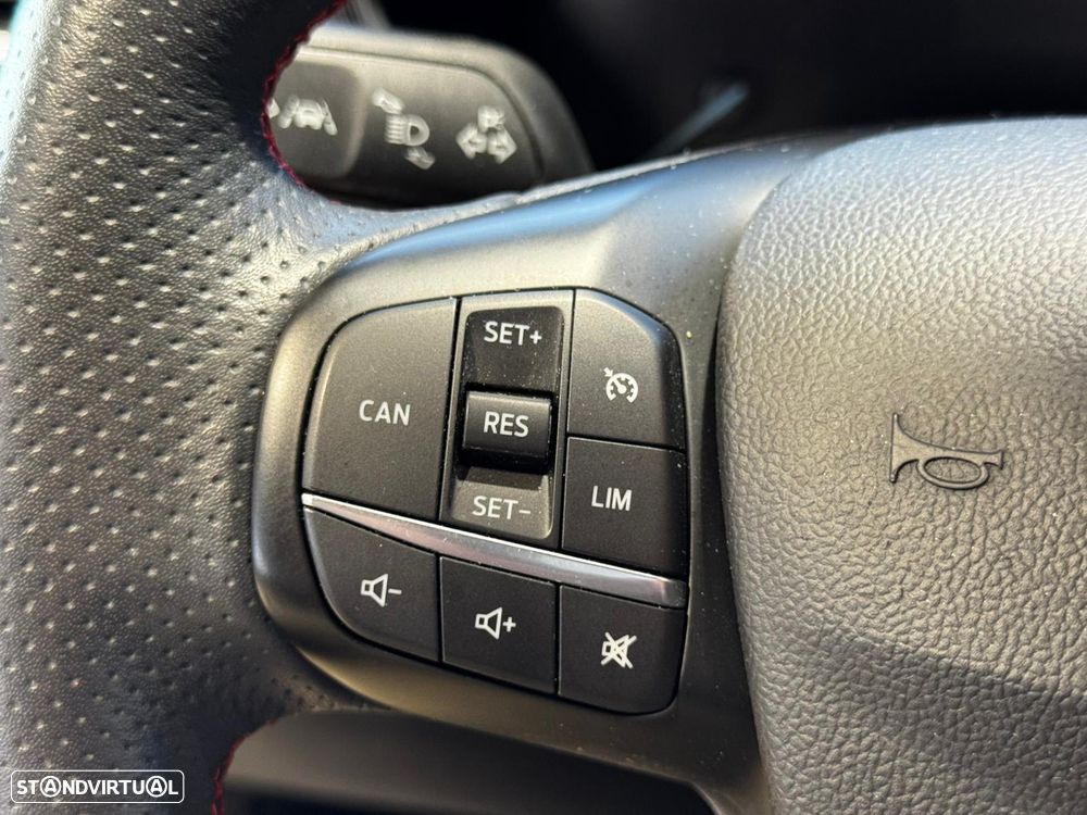 Ford Focus 1.0 EcoBoost MHEV ST-Line - 17