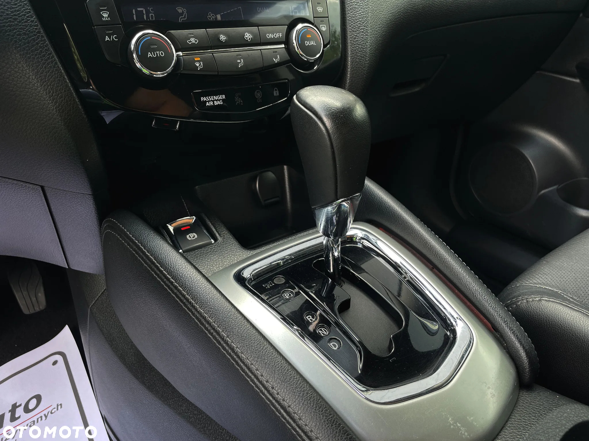 Nissan Qashqai 1.6 DCi N-Connecta Xtronic - 30