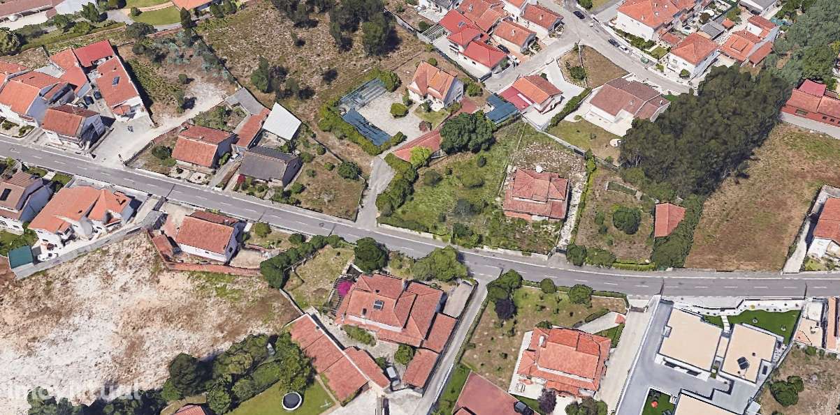 Terreno urbano de 1000m² com acesso pavimentado e serviços - Grande imagem: 3/5